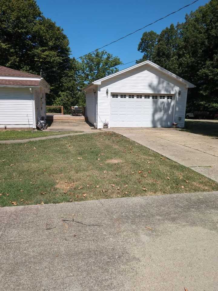 825 Ussery Rd S - Photo 2 of 13