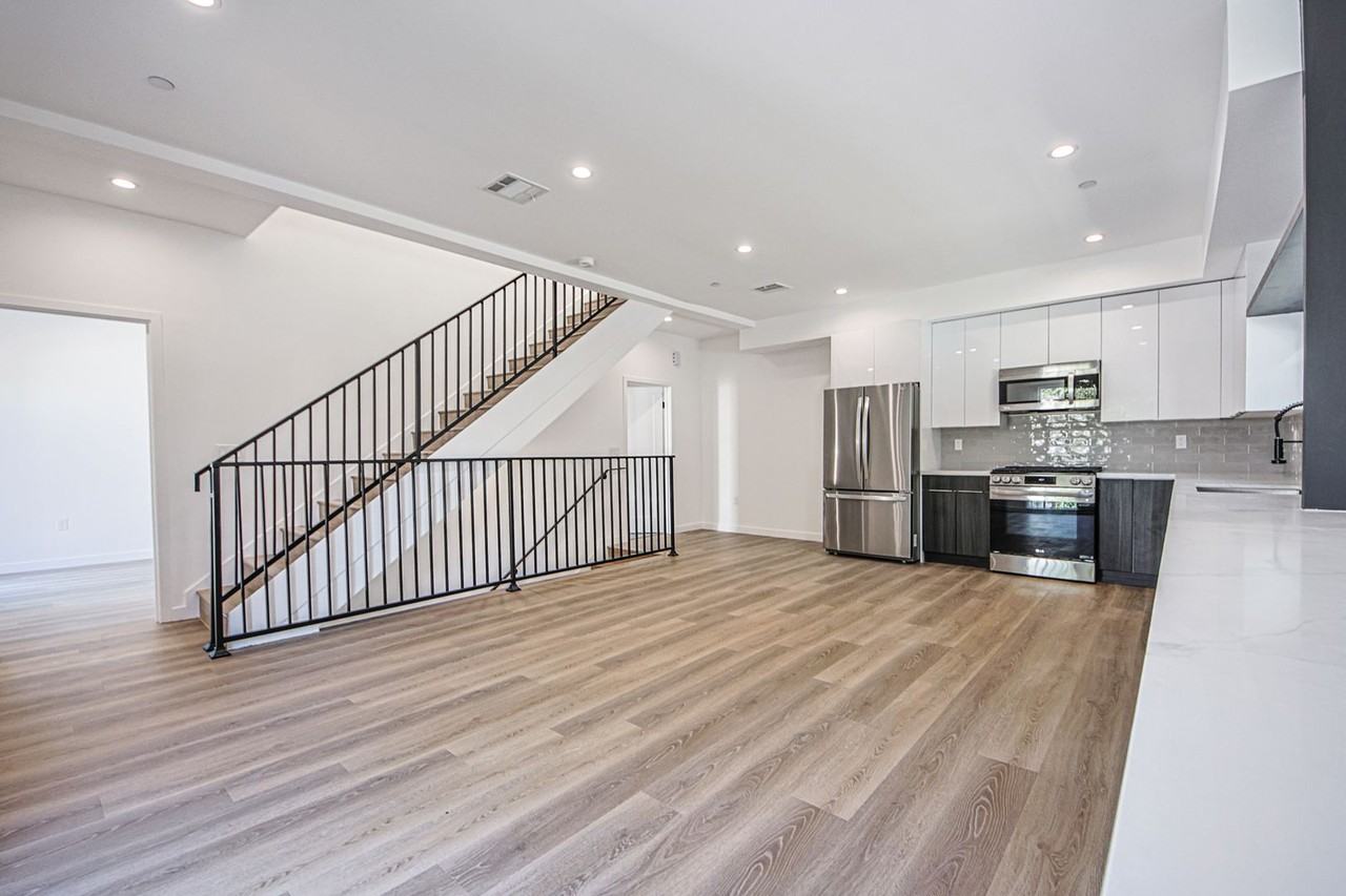 5233 Satsuma Ave. - Photo 2 of 50