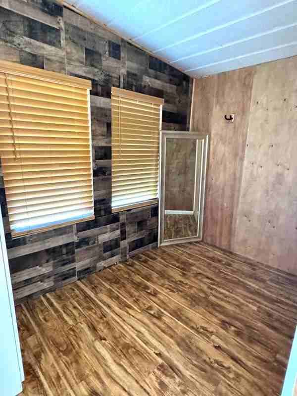 1205 7th St - Photo 2 of 19