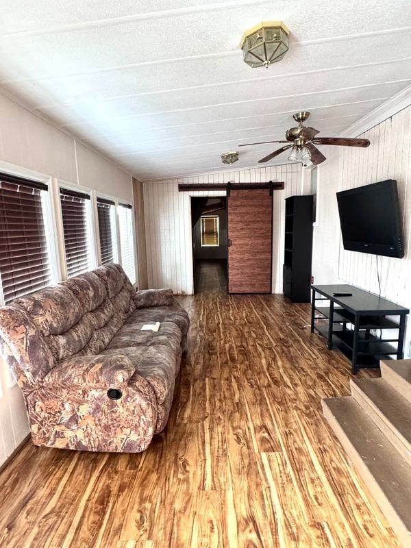 1205 7th St - Photo 3 of 19