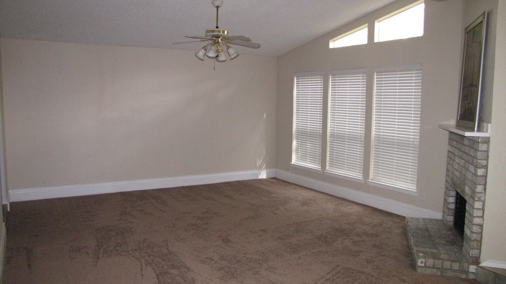 7651 Blue Carriage Ct - Photo 2 of 5