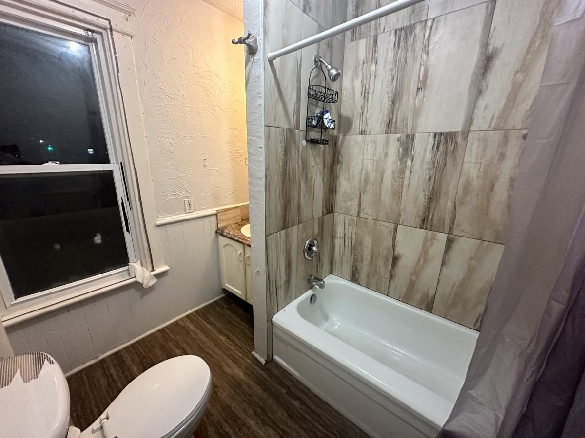 422 St George St #2 - Photo 4 of 10