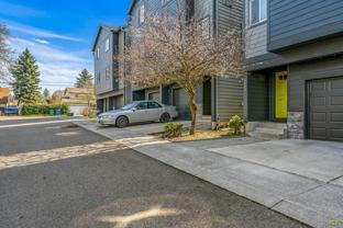 Townhouses on SE 119th Avenue - Photo 1 of 1