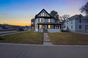 featured image of 2007 College St