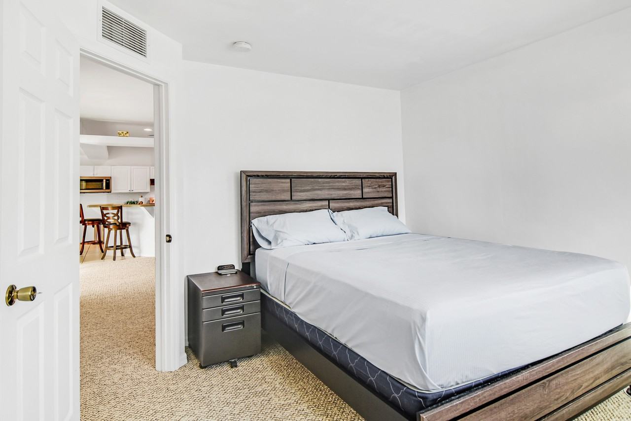 130 Sw 31st Ave - Photo 7 of 13