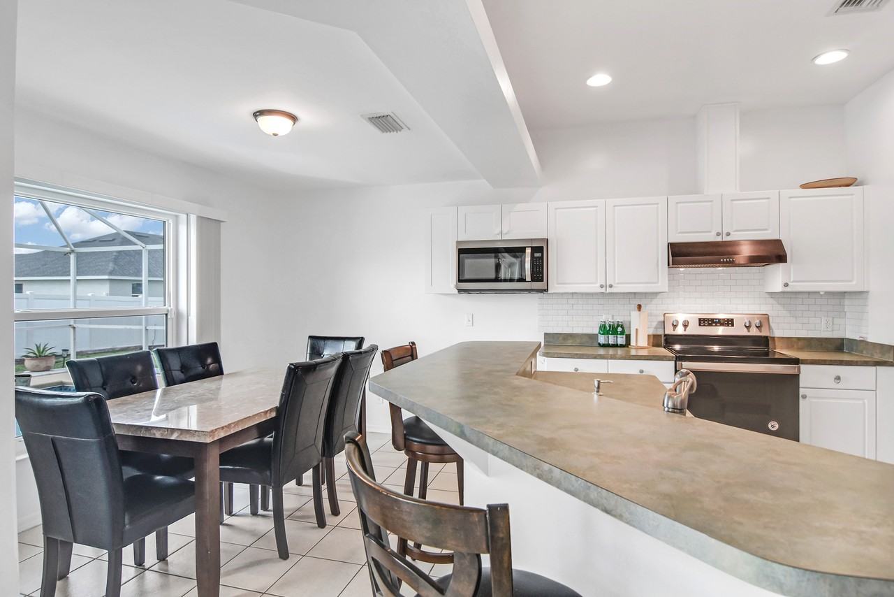 130 Sw 31st Ave - Photo 5 of 13