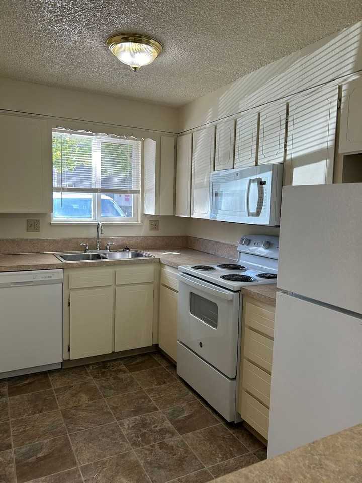 505 27th Ave Se #31 - Photo 2 of 11