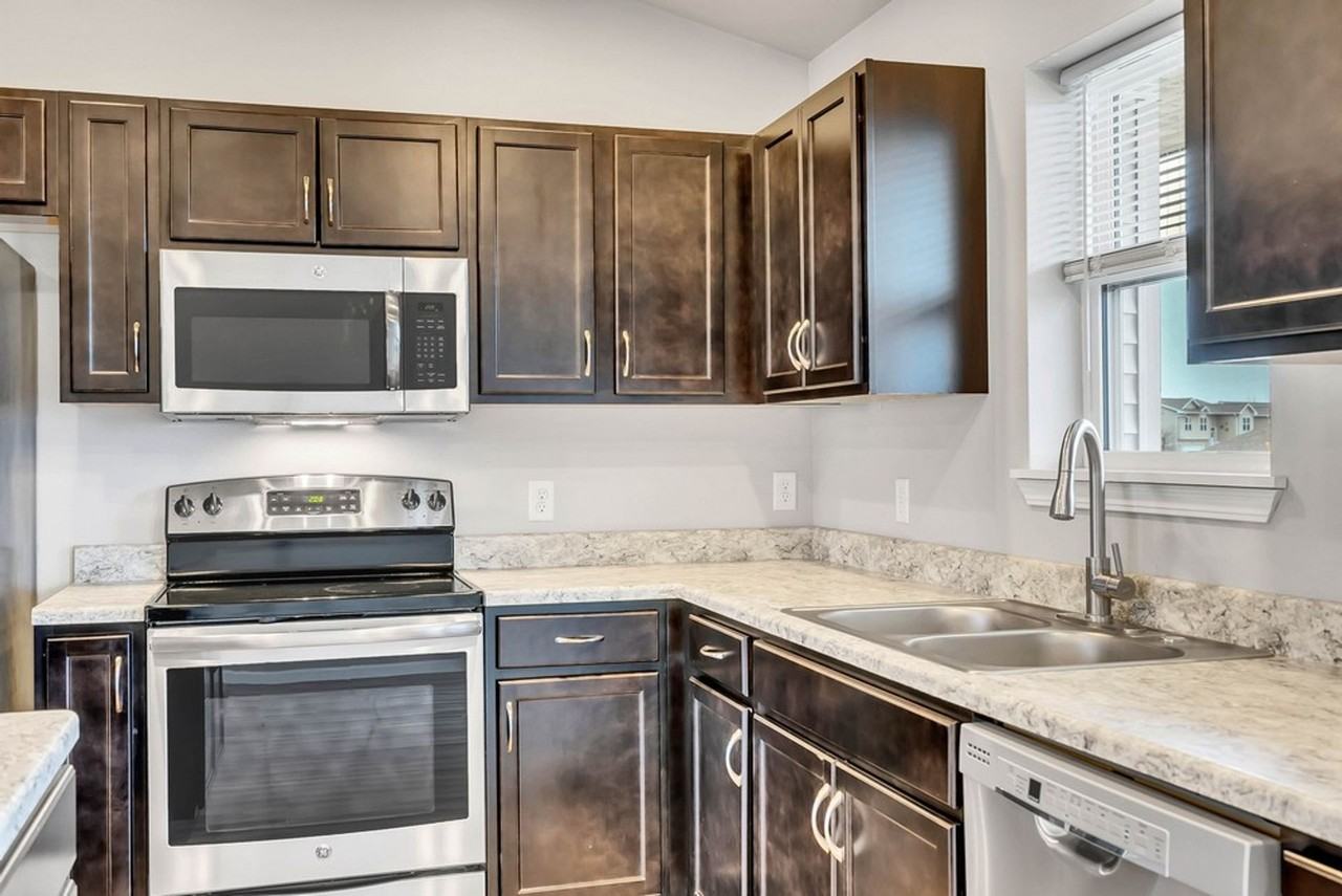 5483 Summerland Dr - Photo 4 of 31