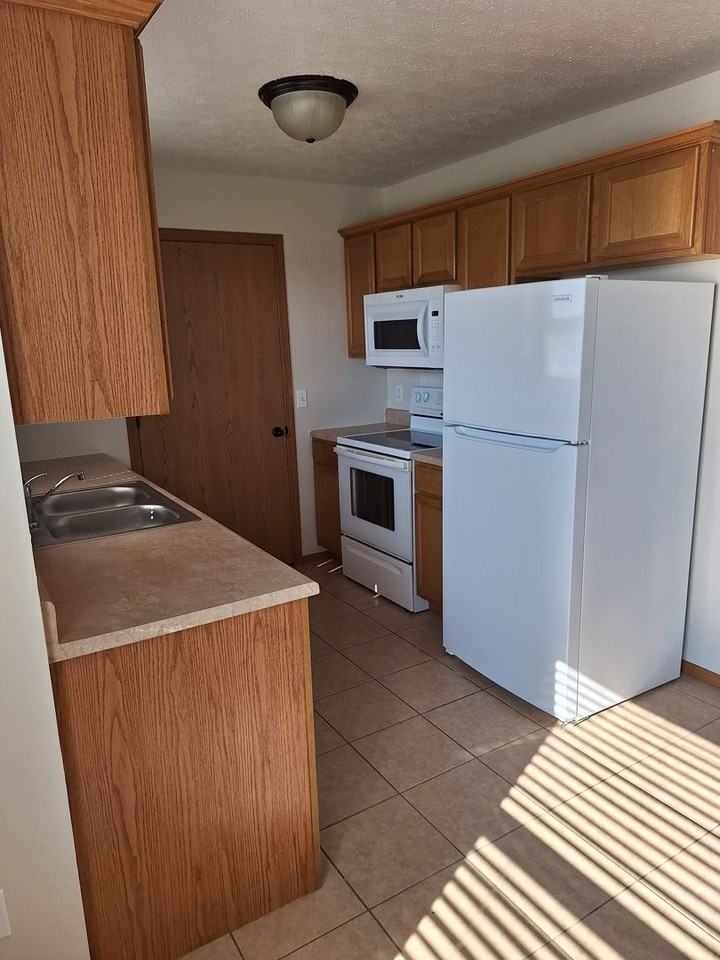 6205 N 10th Ave - Photo 3 of 18