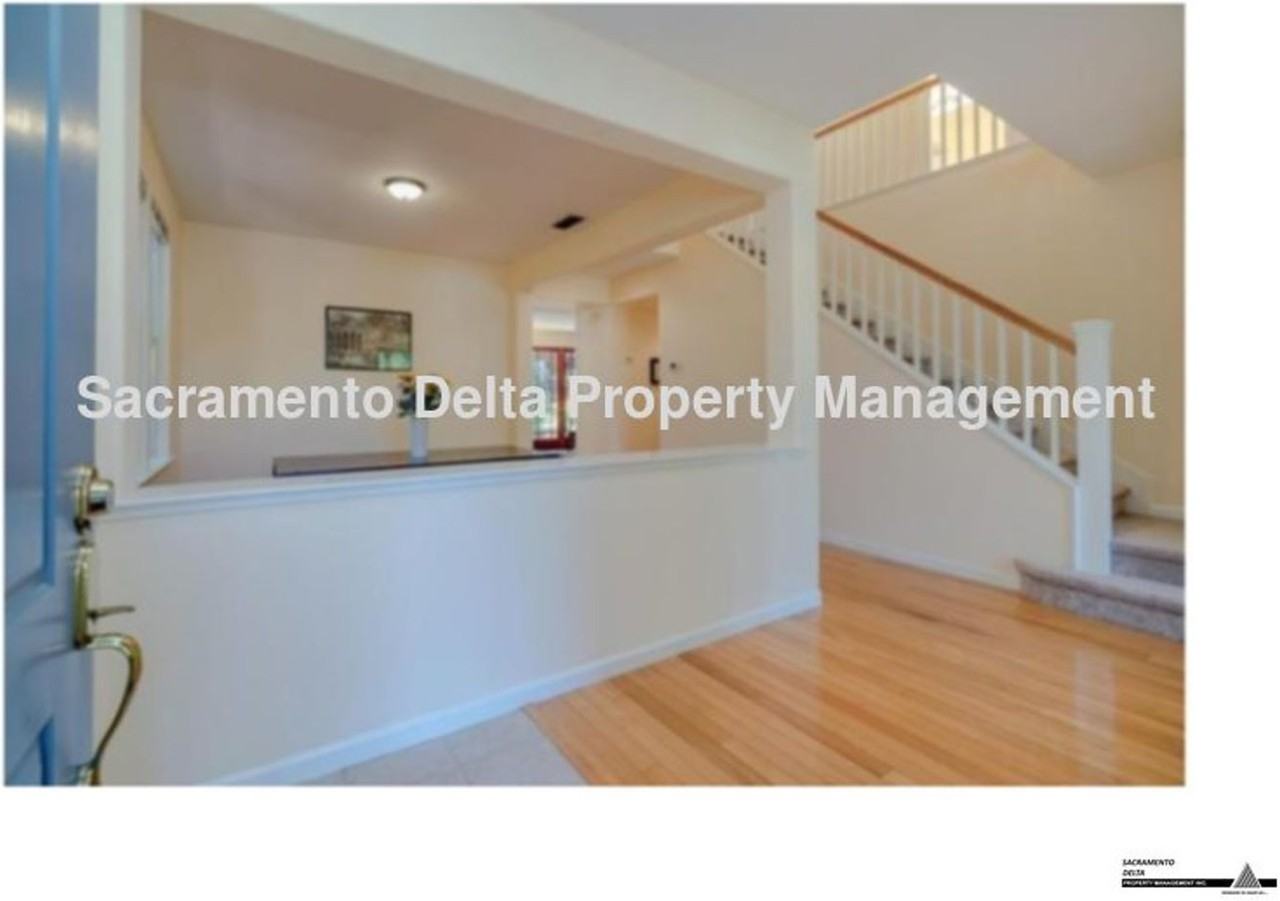 2950 Audubon Cir - Photo 2 of 14