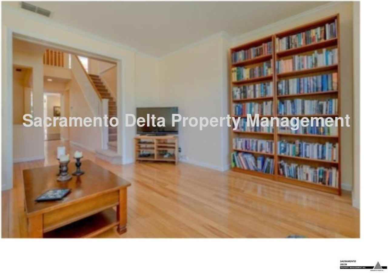 2950 Audubon Cir - Photo 3 of 14