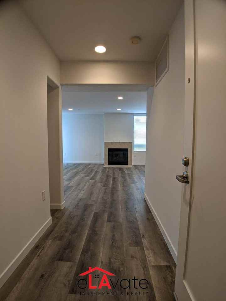 5143 White Oak Ave. - Photo 2 of 29