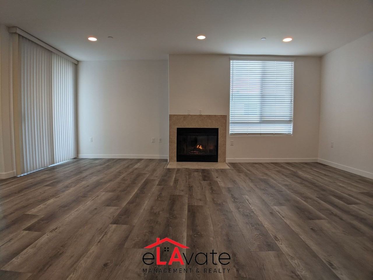 5143 White Oak Ave. - Photo 3 of 29