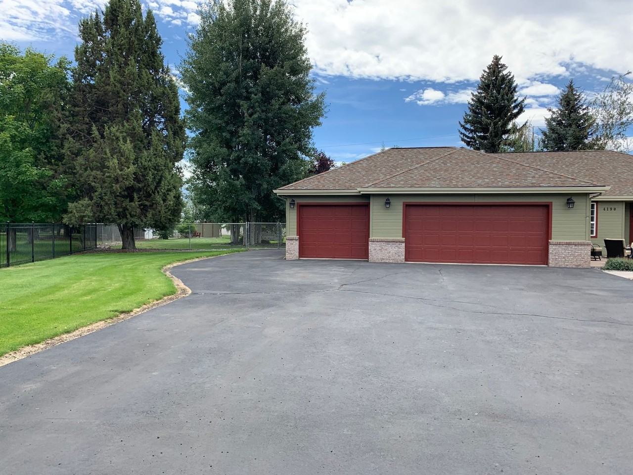 4190 Collier Ln - Photo 2 of 41