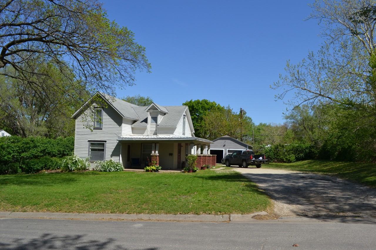 825 Frederick St - Photo 2 of 50