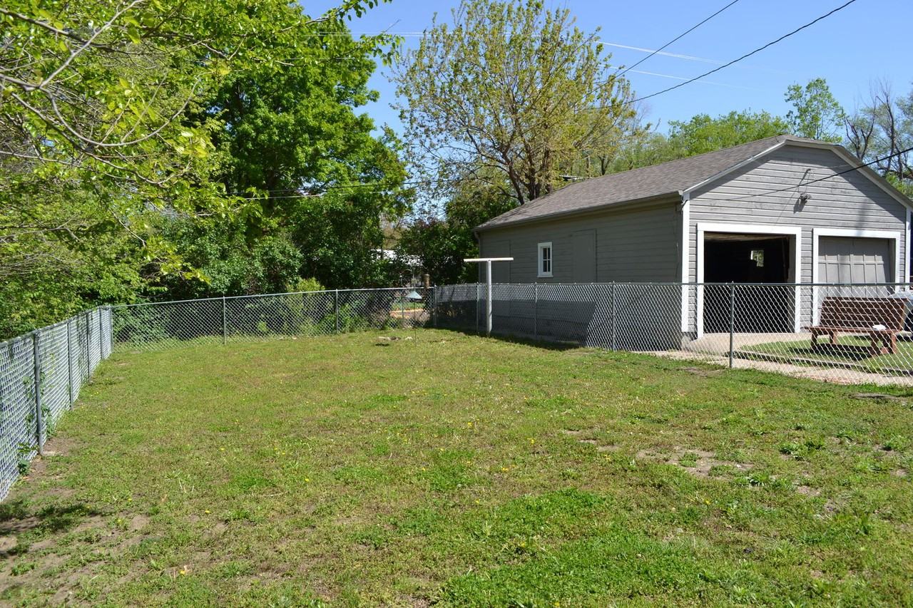 825 Frederick St - Photo 3 of 50