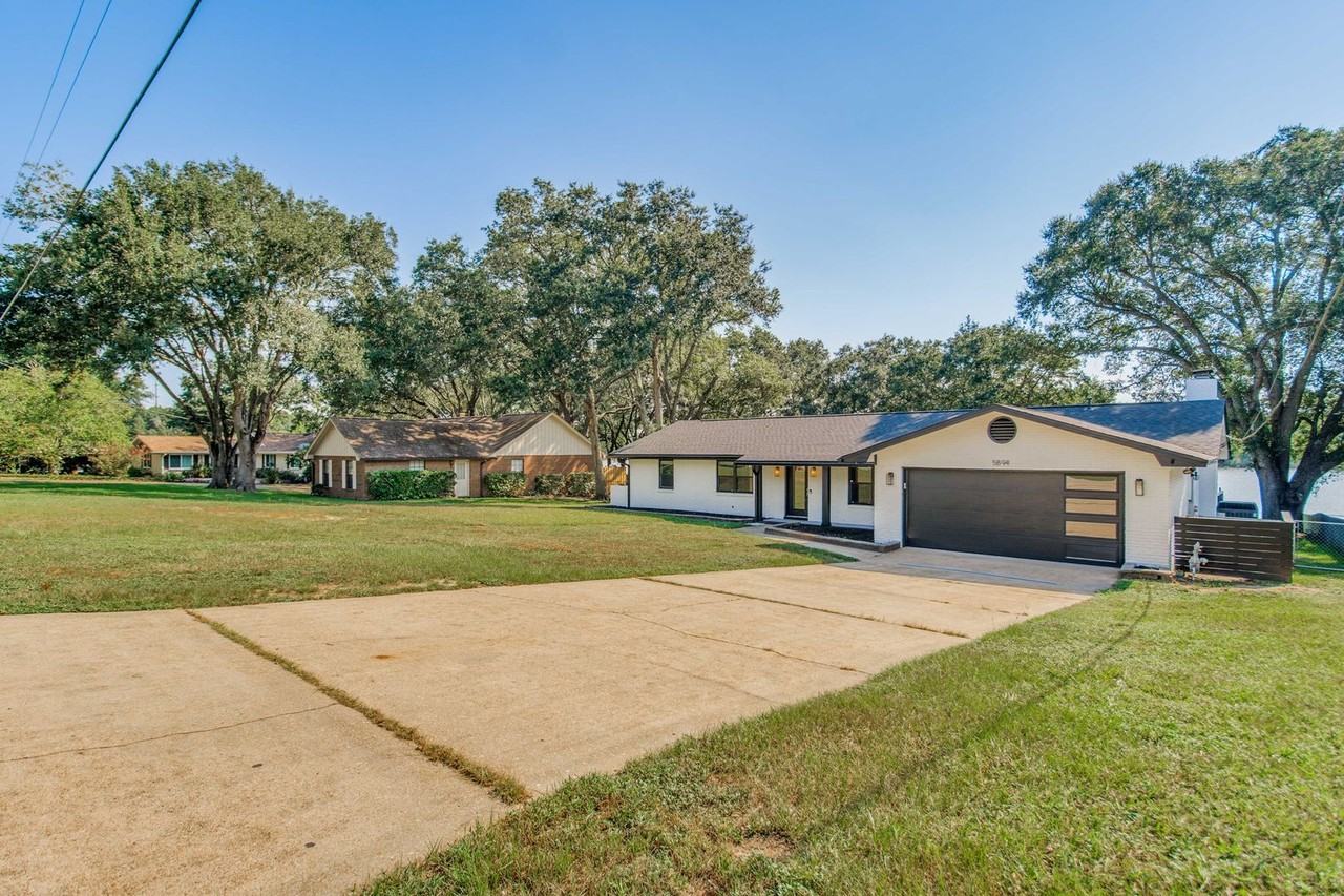 5894 W Shore Dr - Photo 2 of 38