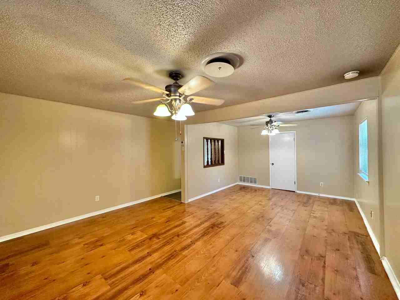 504 Dianne Dr - Photo 3 of 28