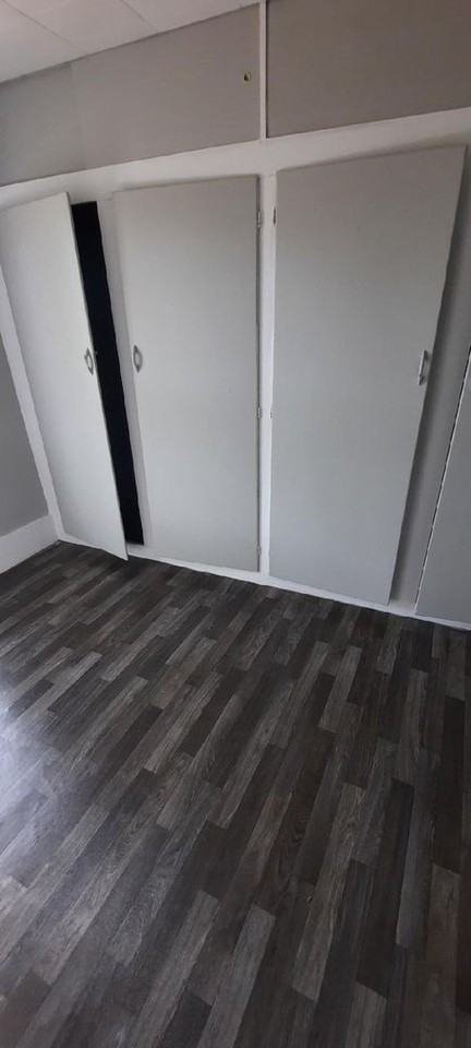 1720 Hammond Ave Sw - Photo 2 of 8