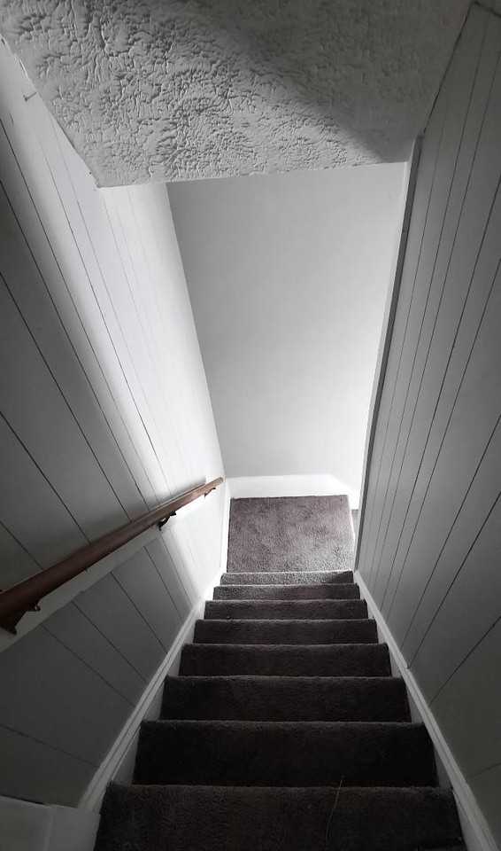 1720 Hammond Ave Sw - Photo 3 of 8