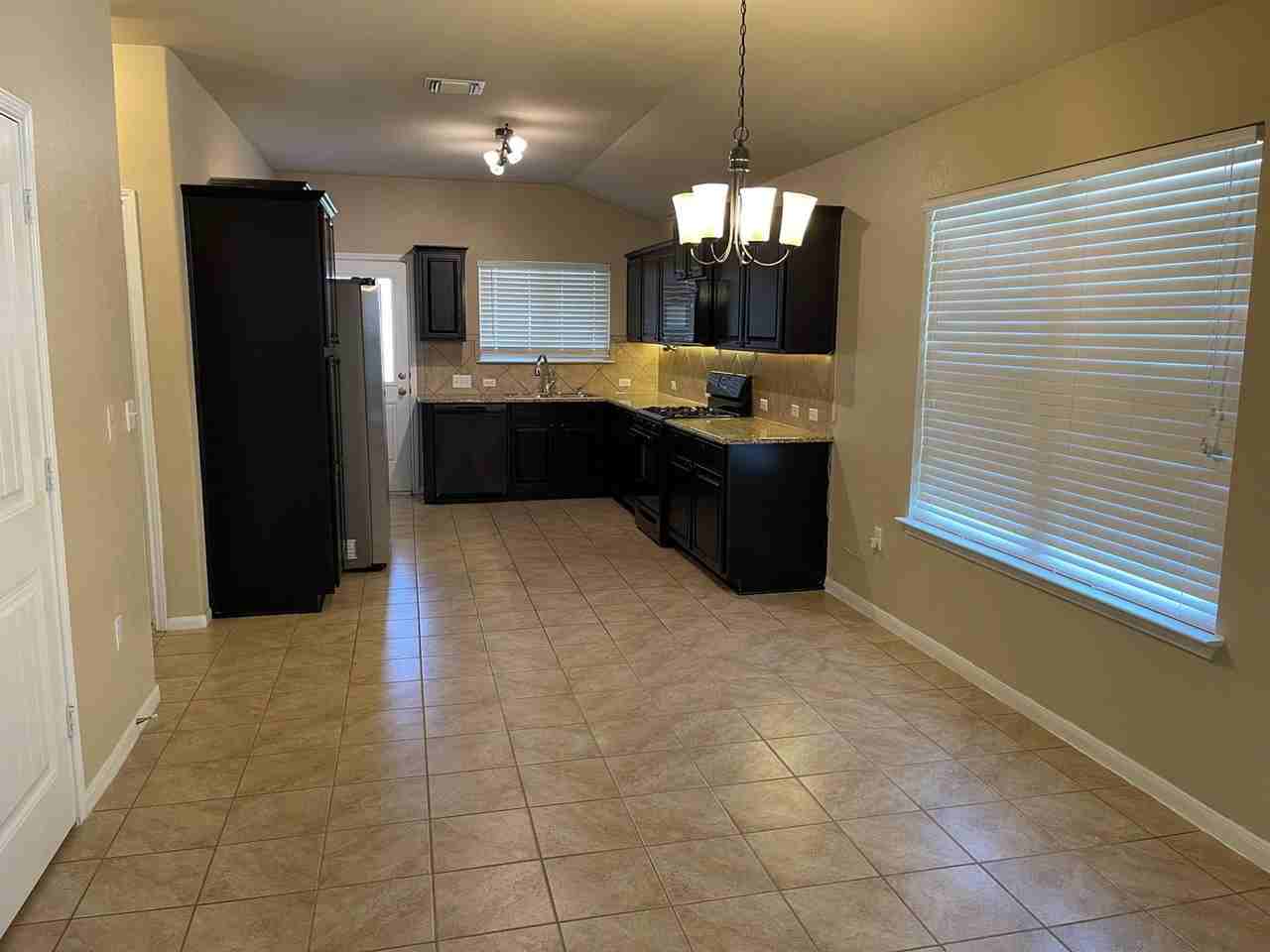 1413 Blake St - Photo 3 of 24