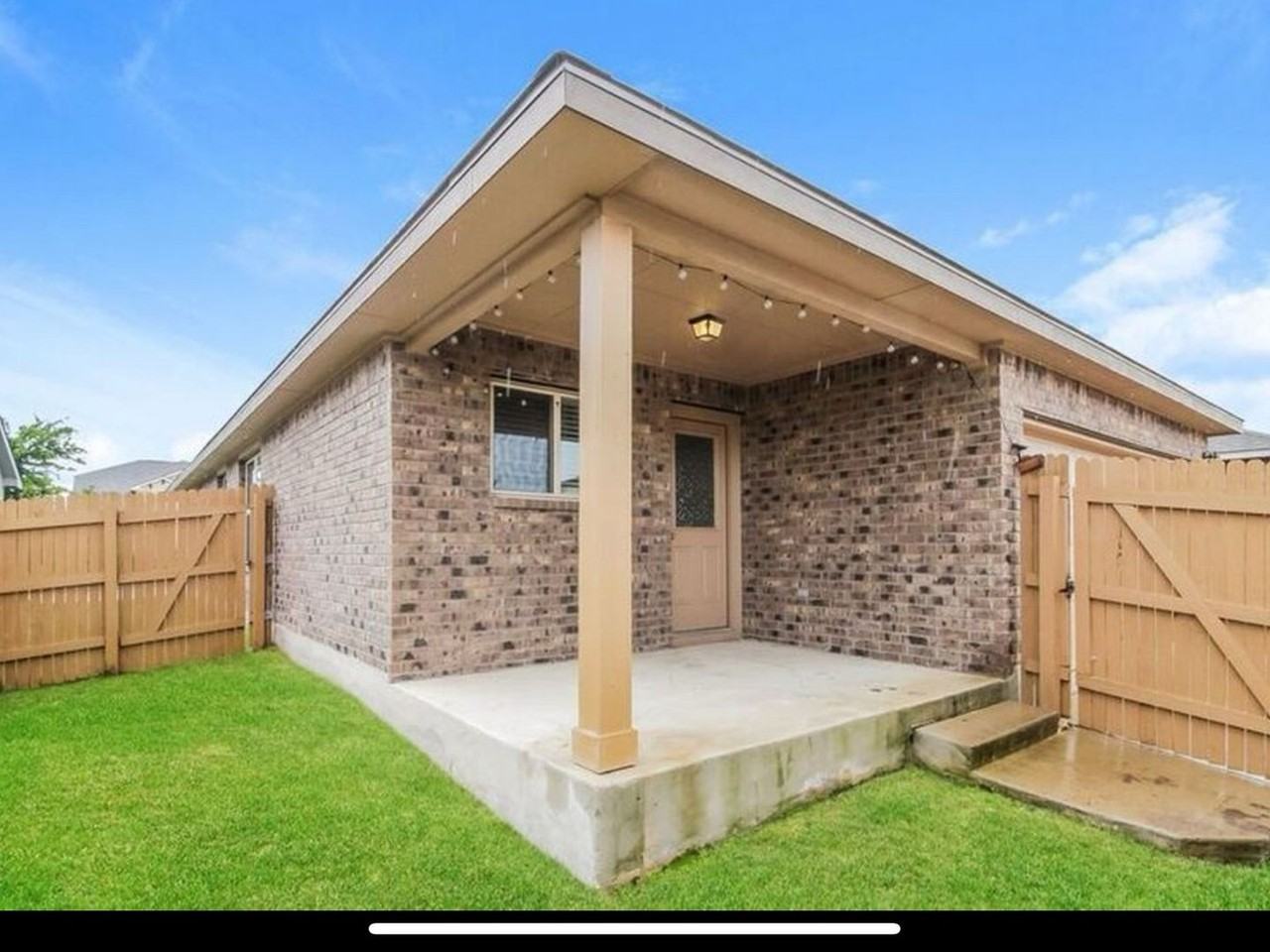 1413 Blake St - Photo 2 of 24