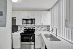 featured image of 4222 Inverrary Blvd