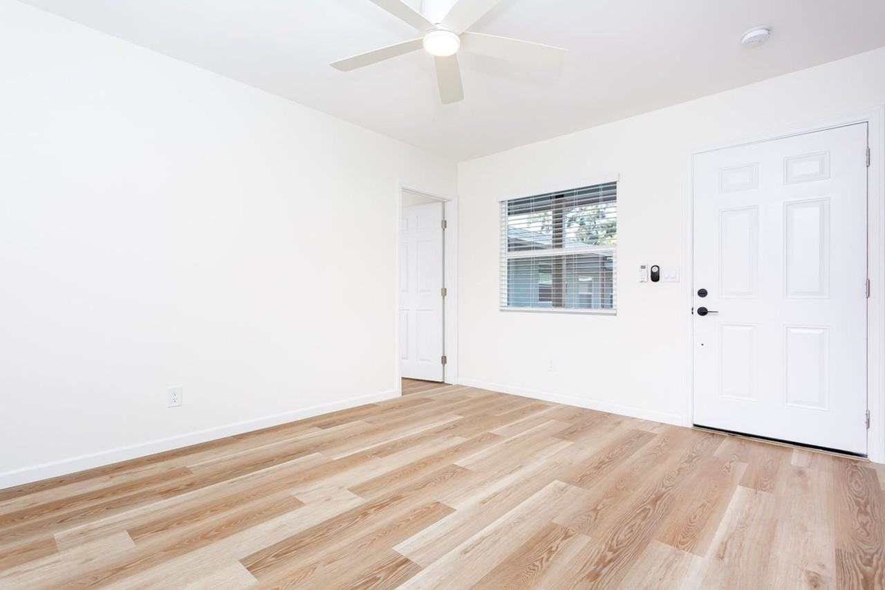 7617 Normal Ave - Photo 4 of 12