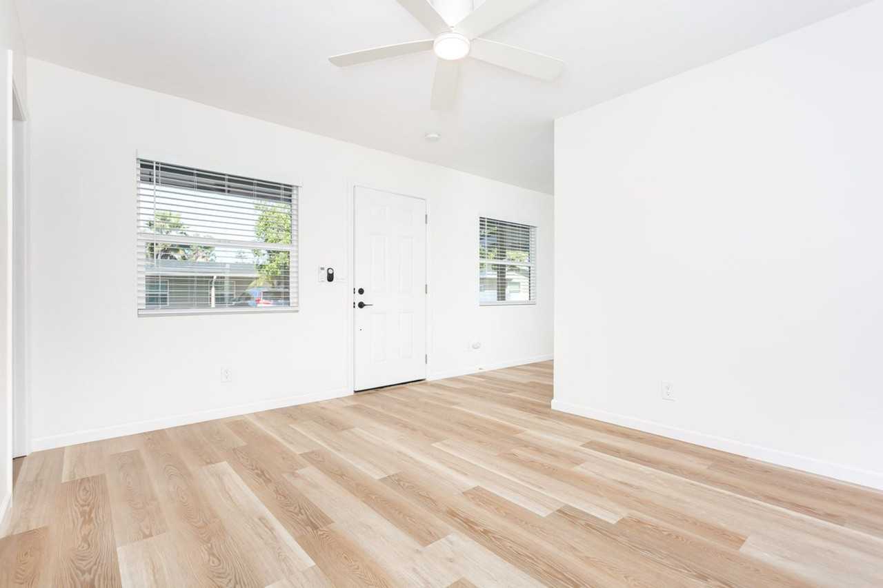 7617 Normal Ave - Photo 5 of 12