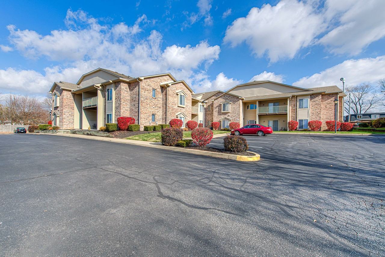 Park Madison Apartments - Photo 2 of 36