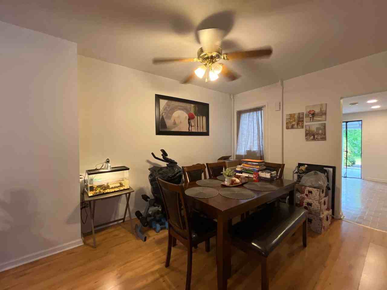 364 W Green St - Photo 3 of 11