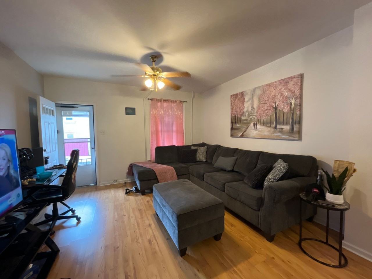 364 W Green St - Photo 4 of 11