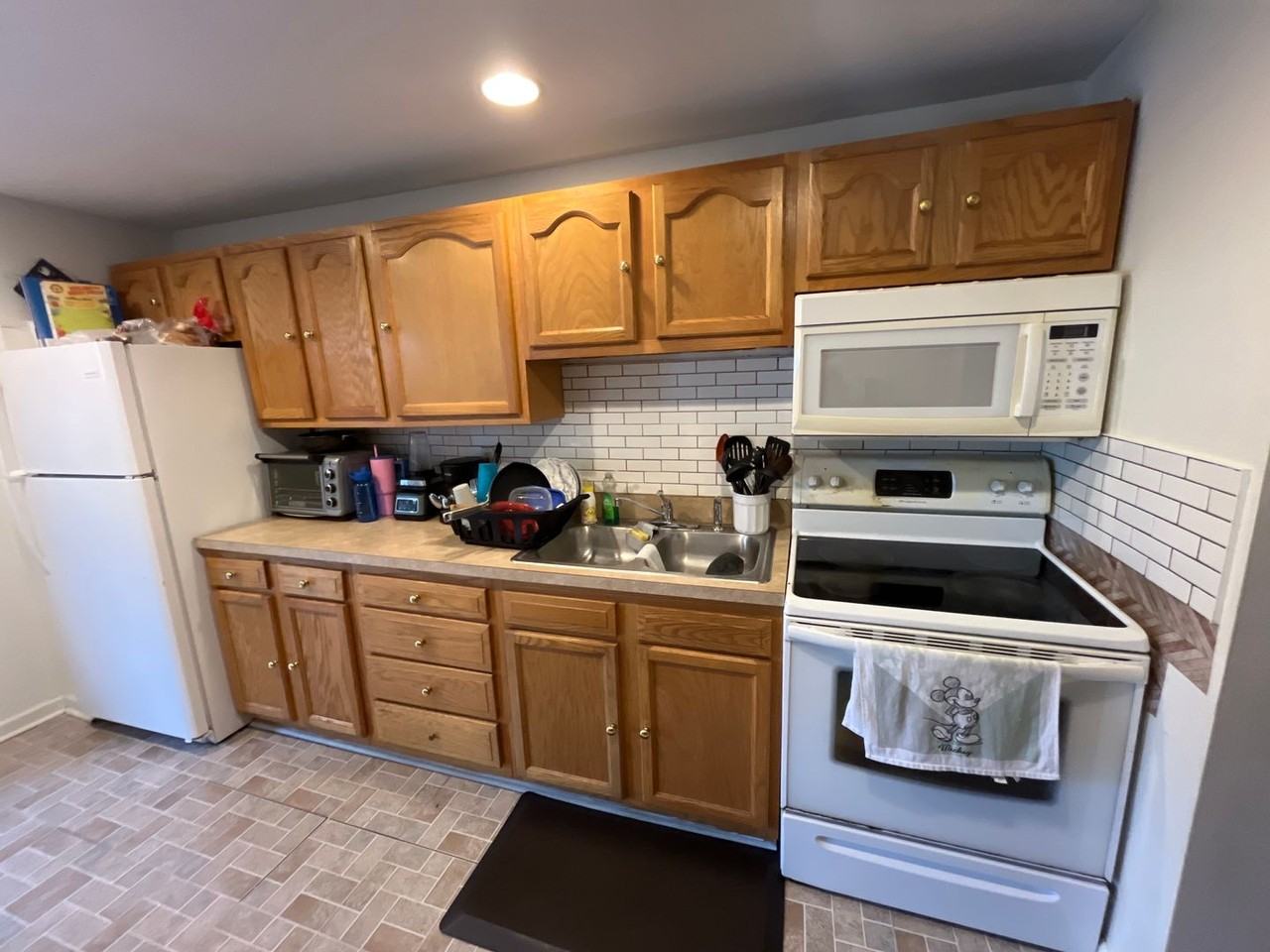 364 W Green St - Photo 6 of 11