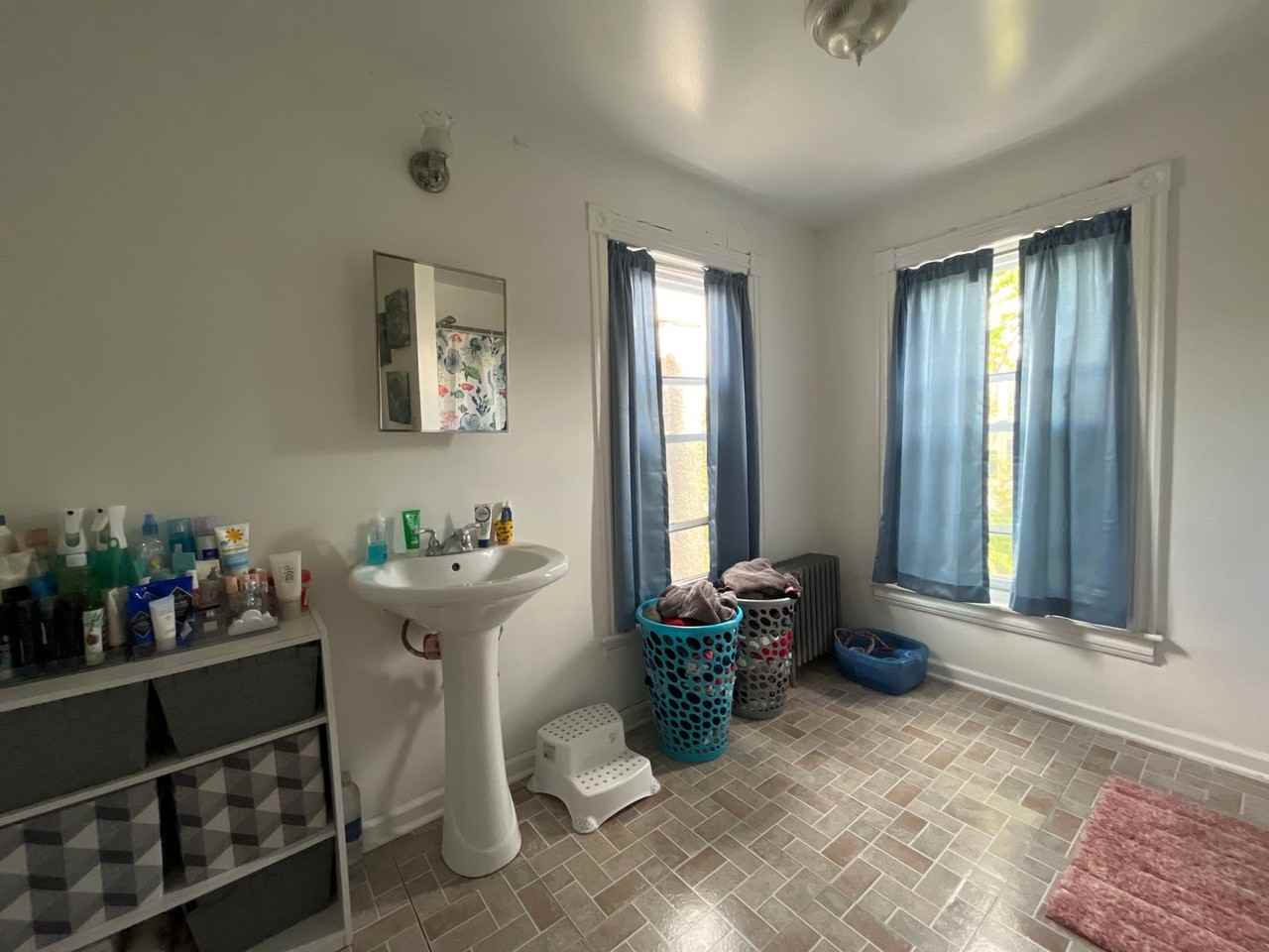 364 W Green St - Photo 7 of 11