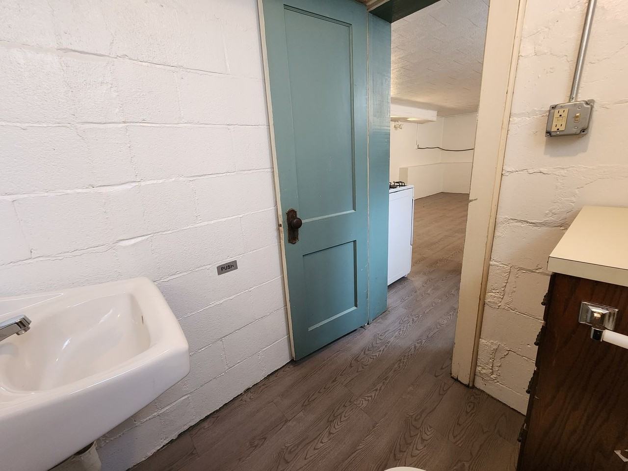 1304 N Main St - Photo 5 of 5