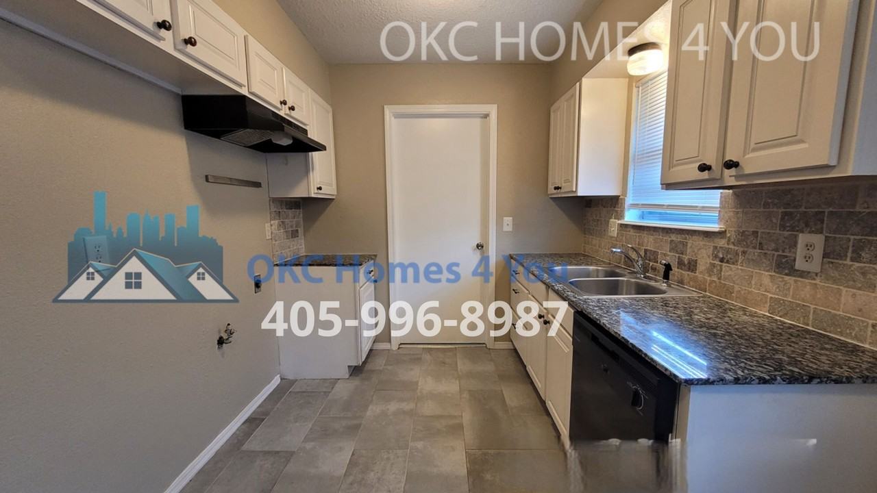 1700 Edgewood Dr - Photo 5 of 17