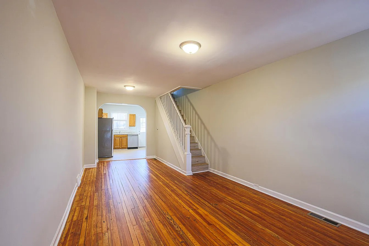 305 S Macon St - Photo 3 of 10