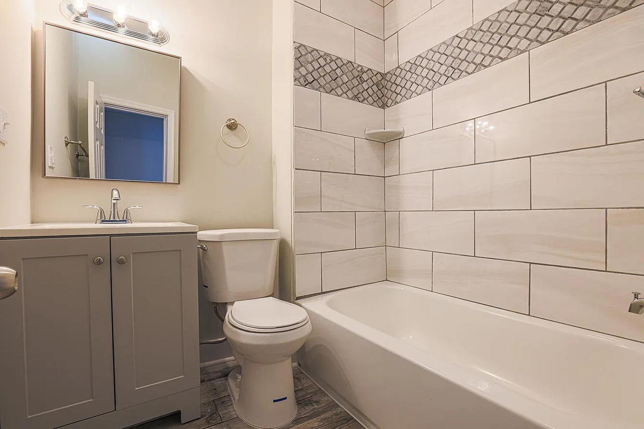 305 S Macon St - Photo 6 of 10