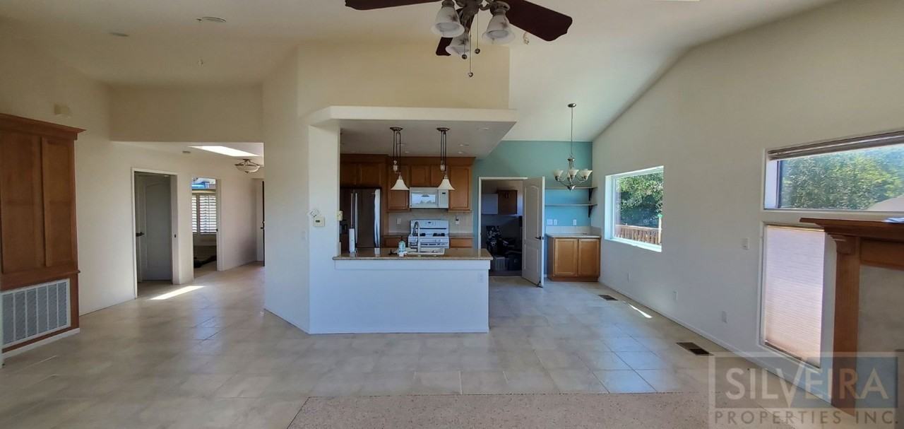 1239 Ramal Ln - Photo 3 of 24