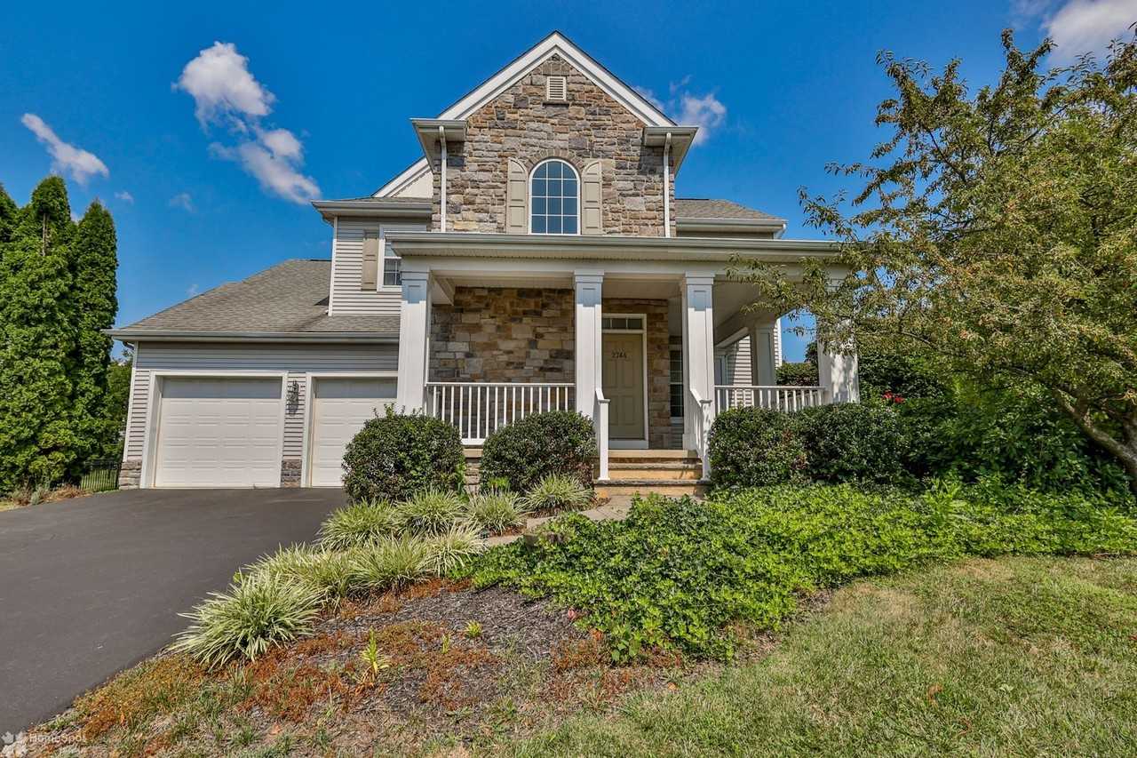 2744 Meadow Lane Dr - Photo 3 of 48