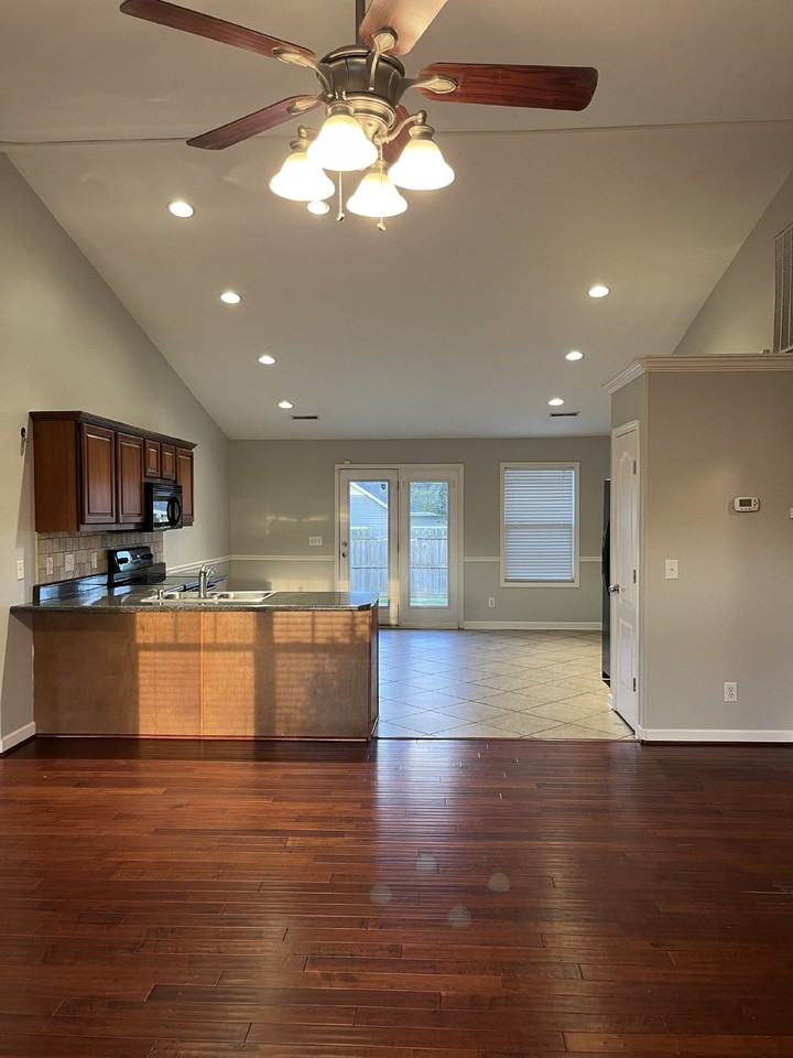 5004 Pelican Ct - Photo 4 of 27