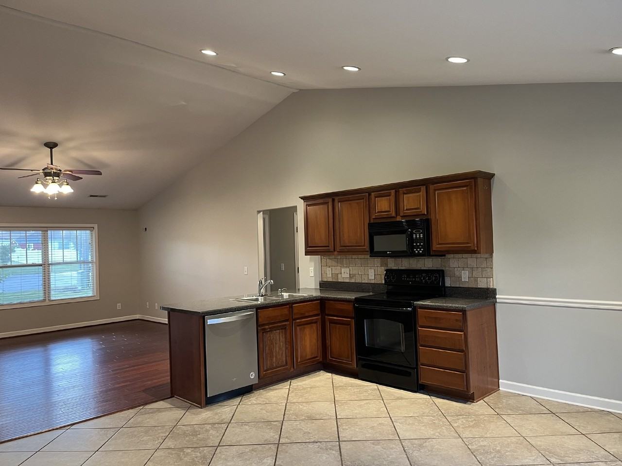 5004 Pelican Ct - Photo 7 of 27
