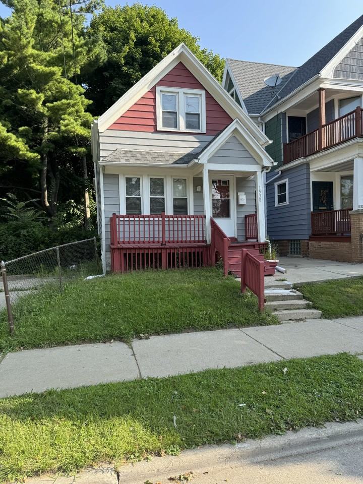 1538 W Hadley St - Photo 2 of 13