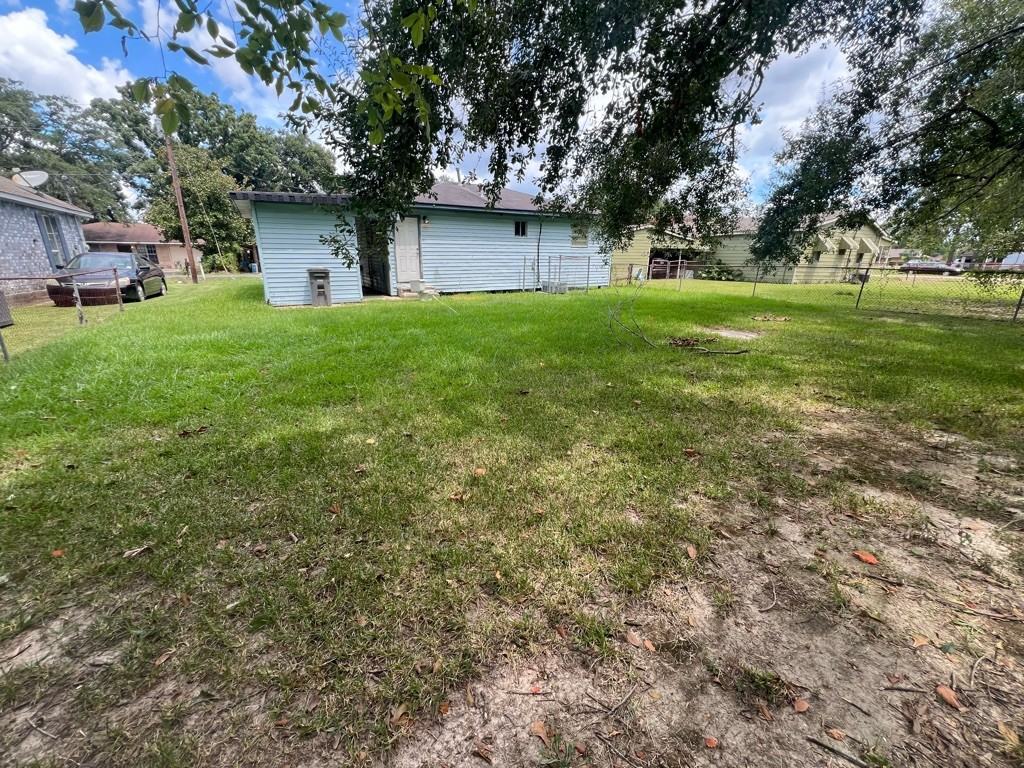 324 Blount Rd - Photo 2 of 8
