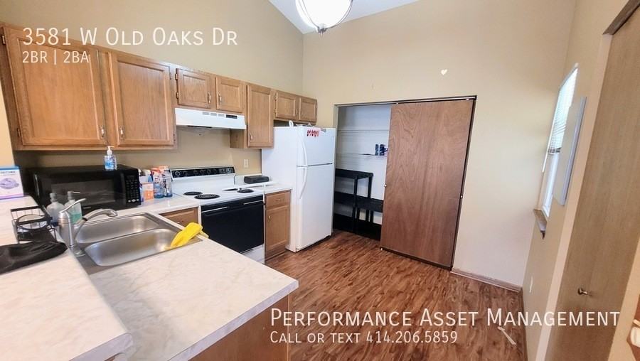 3581 W Old Oaks Dr - Photo 3 of 15