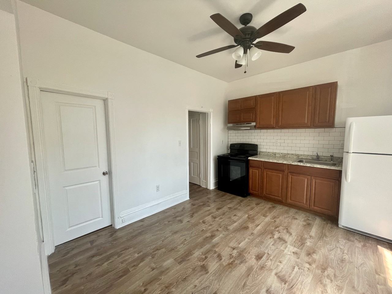 3828 N Park Ave #2 - Photo 3 of 16