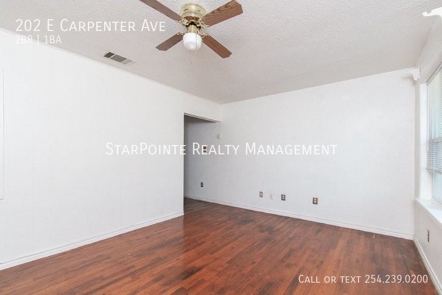 202 E Carpenter Ave - Photo 2 of 13