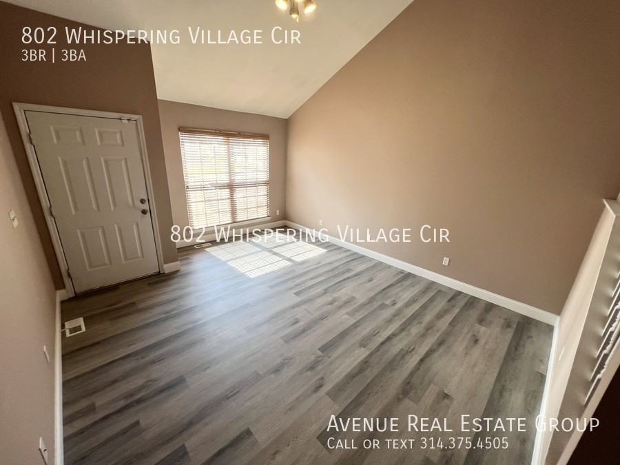 802 Whispering Village Cir - Photo 2 of 16