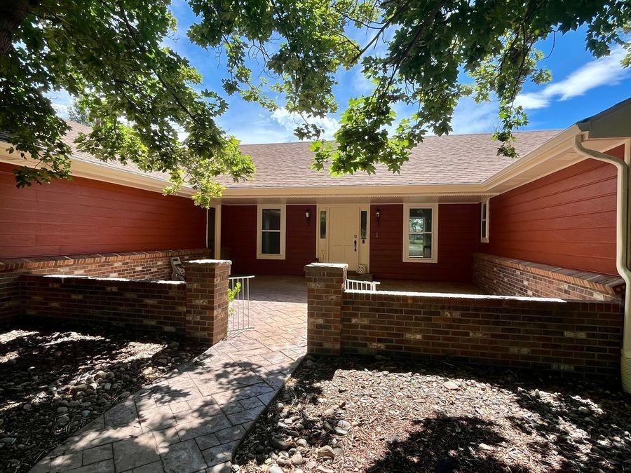 18450 E Hinsdale Ave - Photo 2 of 39