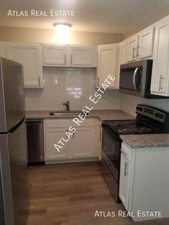 14828 E Nickell Ave - Photo 2 of 15